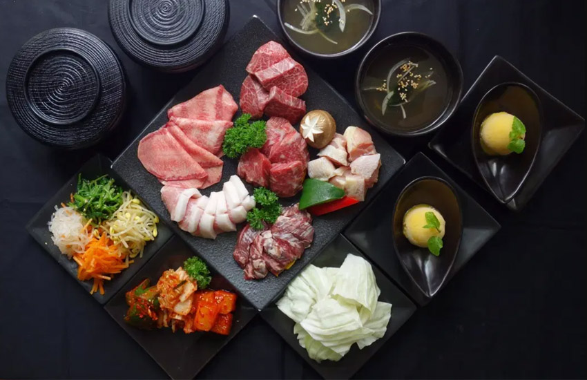 Yakiniku Sakura là nhà hàng chuyên về các món nướng Nhật Bản